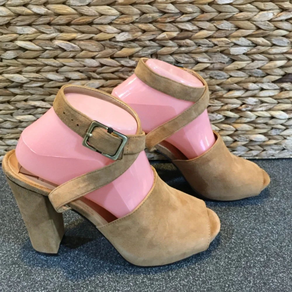 Diane Von Furstenberg Tan Suede Heels